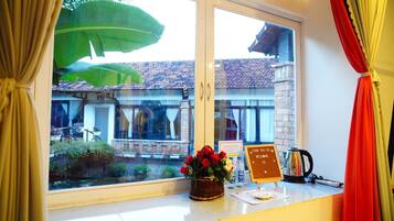 Chambre Double Supérieure pour 1 personne, patio, vue lac | Vue sur le lac