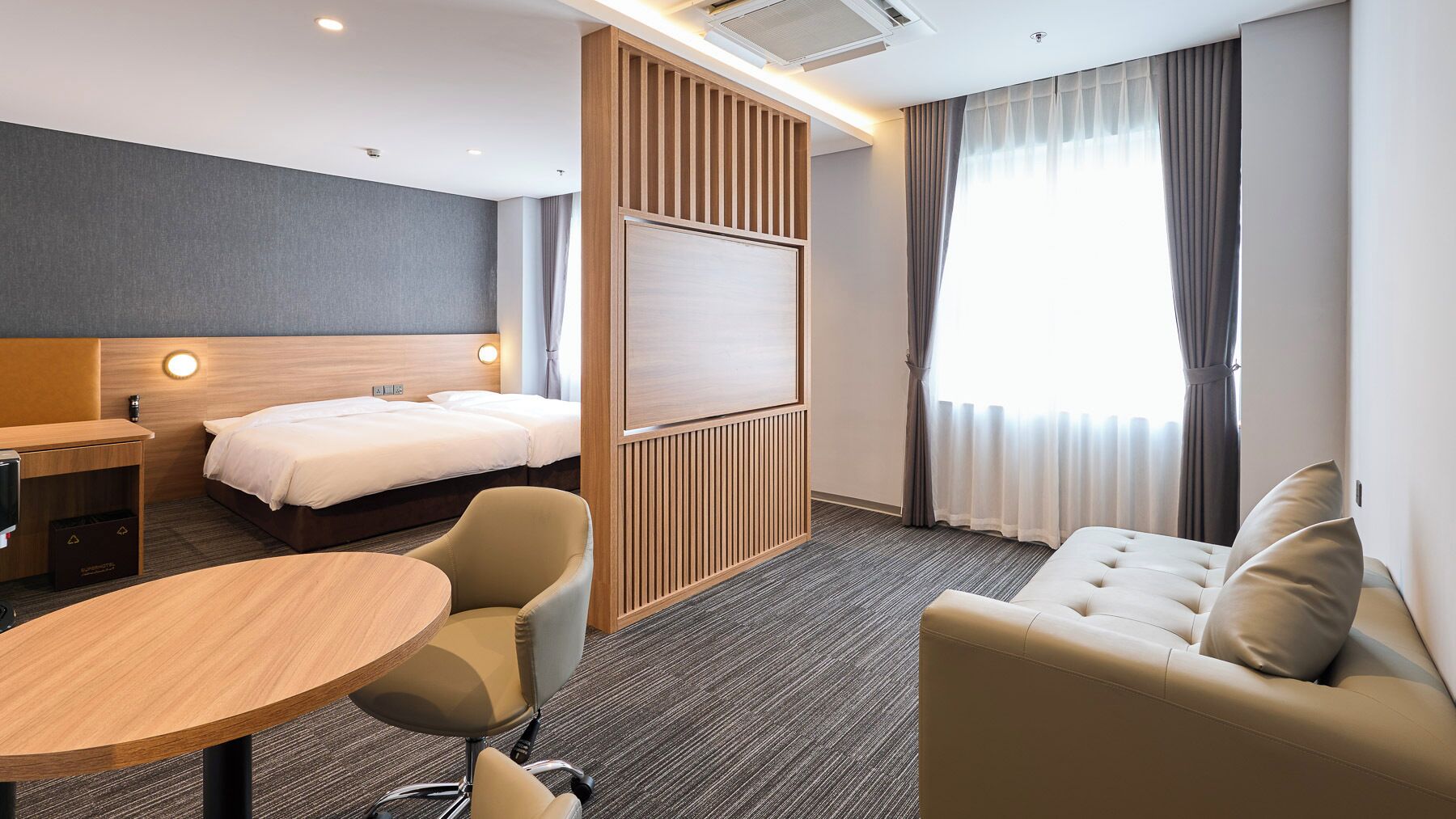 Deluxe Apartment | In-room safe, soundproofing, free WiFi, bed sheets