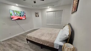 4 soverom, skrivebord, strykejern/-brett og wi-fi (inkludert)