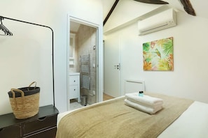 3 Schlafzimmer, Bügeleisen/Bügelbrett, Bettwäsche