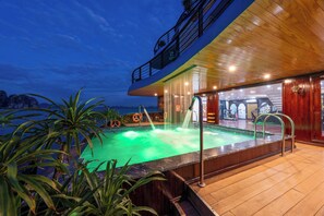 Outdoor pool - Cycad Cruise (Ha Long)