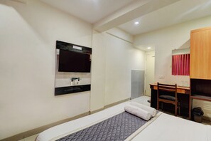 Basic Double Room | Desk, laptop workspace, free WiFi, bed sheets - Hotel Sarovar Grand (Panvel)