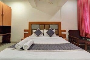 Basic Double Room | Desk, laptop workspace, free WiFi, bed sheets - Hotel Sarovar Grand (Panvel)