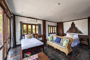 Iron/ironing board - Nakawanna Villa (Phuket)