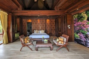 Iron/ironing board - Nakawanna Villa (Phuket)