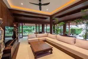 Iron/ironing board - Nakawanna Villa (Phuket)