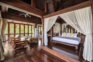 Iron/ironing board - Nakawanna Villa (Phuket)