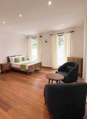 5 habitaciones, tabla de planchar con plancha y acceso a internet 