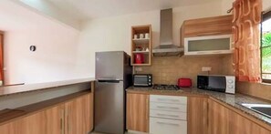 Mikrobølgeovn, ovn og kokeplater