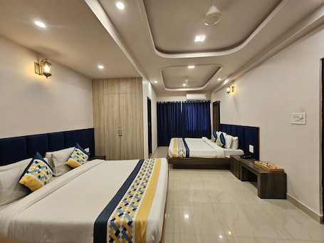 Family Room | Free WiFi