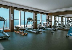 Fitness facility - Oceanfront Apartment W Pool & Stunning Sea Views (Ras Al Khaimah)