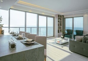 Dining - Oceanfront Apartment W Pool & Stunning Sea Views (Ras Al Khaimah)