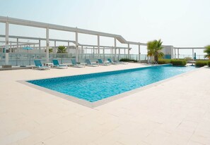 Pool - Oceanfront Apartment W Pool & Stunning Sea Views (Ras Al Khaimah)
