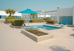 Pool - Stunning 2 Bed in Pacific with Ocean Views (Ras Al Khaimah)