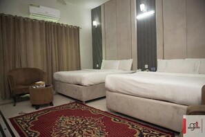 Family Room, City View | Free WiFi