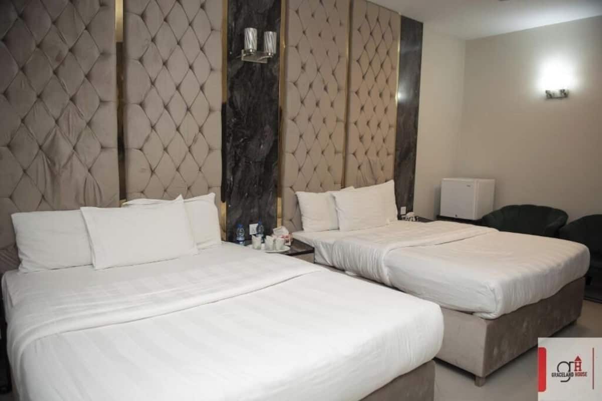 Family Room, City View | Free WiFi