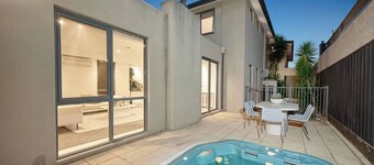 Bayside 4 bed in Sandringham w Spa and Sunset Views