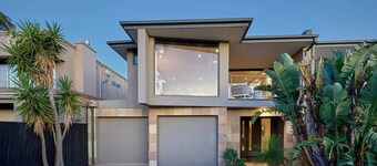 Bayside 4 bed in Sandringham w Spa and Sunset Views