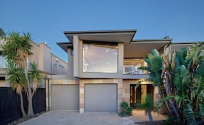 House, 4 Bedrooms, Accessible | Front of property - Luxurious Coastal Retreat in Black Rock With Unmatched Comfort (Melbourne)