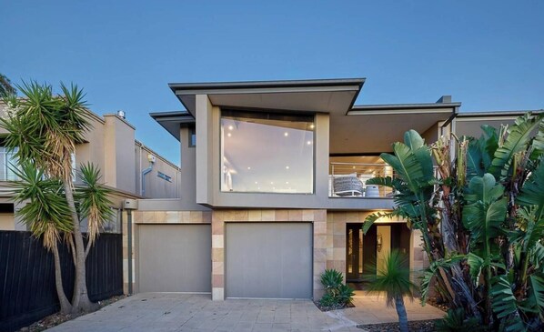 House, 4 Bedrooms, Accessible | Front of property - Luxurious Coastal Retreat in Black Rock With Unmatched Comfort (Melbourne)