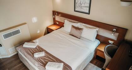 Center Hotel