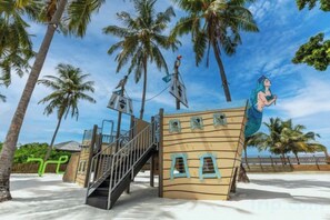 Unclassified image, 4 of 56, button - Jawakara Islands Maldives (Maabinhuraa)