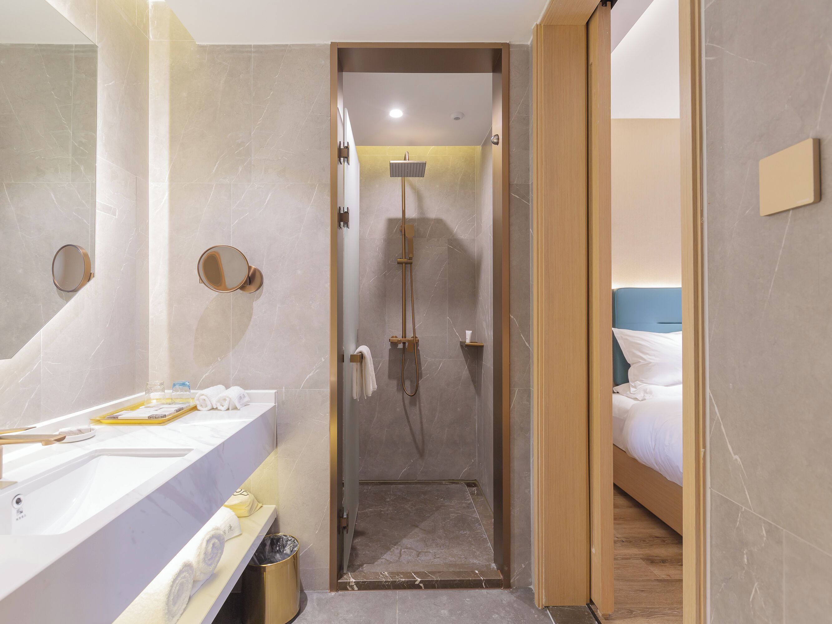 Dusche, Hydromassagedusche, Designer-Toilettenartikel, Haartrockner