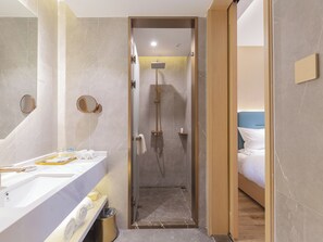 Shower, hydromassage showerhead, designer toiletries, hair dryer - Cheermay Hotels Shenzhen Citizen Center (Shenzhen)