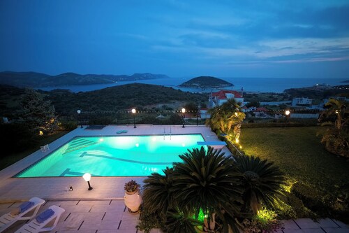 George Seaview villa