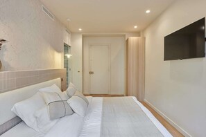 Strykejern/-brett og sengetøy