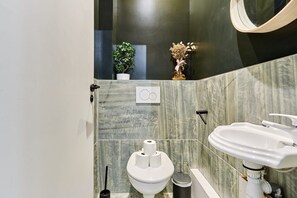 Hair dryer, towels