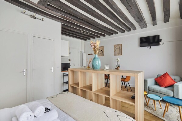 1 bedroom, iron/ironing board, bed sheets