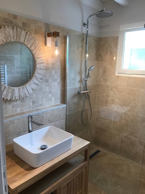 Hair dryer, toilet paper - Meerzeit 4*, renovated house in country style. Pets welcome. (Saint-Julien-en-Born)