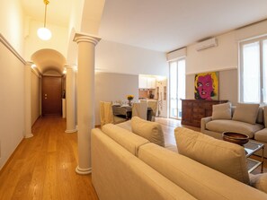 TV - Volta Brera Flat by Interhome (Milan)