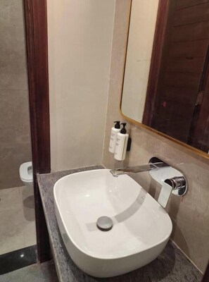 Towels, soap, shampoo, toilet paper - Shree Aaradhya Suites (Danta Ramgarh)
