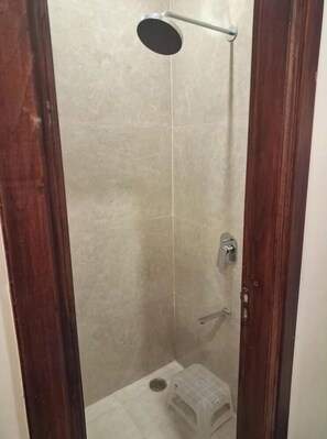 Towels, soap, shampoo, toilet paper - Shree Aaradhya Suites (Danta Ramgarh)