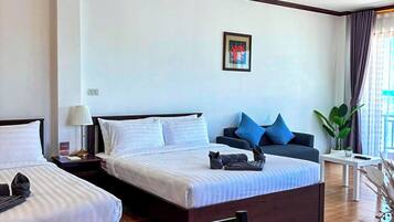 Seaview Grand Double | Allergikerbettwaren, Minibar, Zimmersafe, Schreibtisch