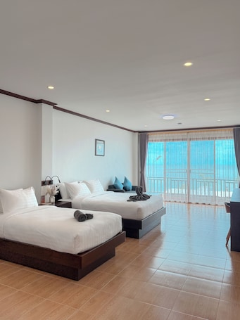 Seaview Comfort Family 3 Pax | Minibar, desk, blackout drapes, free WiFi