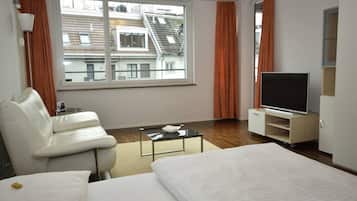 Desk, iron/ironing board, WiFi, bed sheets