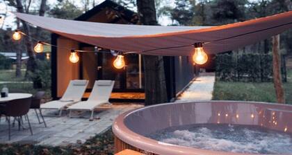 Wellness Lodge with Hottub Haarle