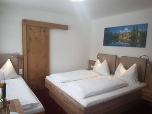 1 Schlafzimmer, Zimmersafe, Schreibtisch, WLAN