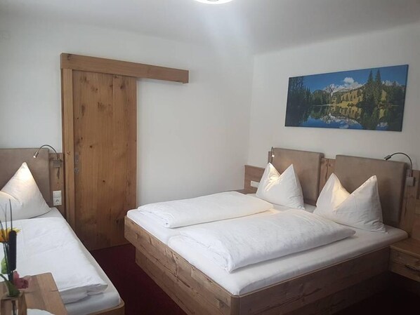 1 Schlafzimmer, Zimmersafe, Schreibtisch, WLAN