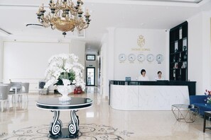 صورة غير مصنفة، 2 من 8، زرّ