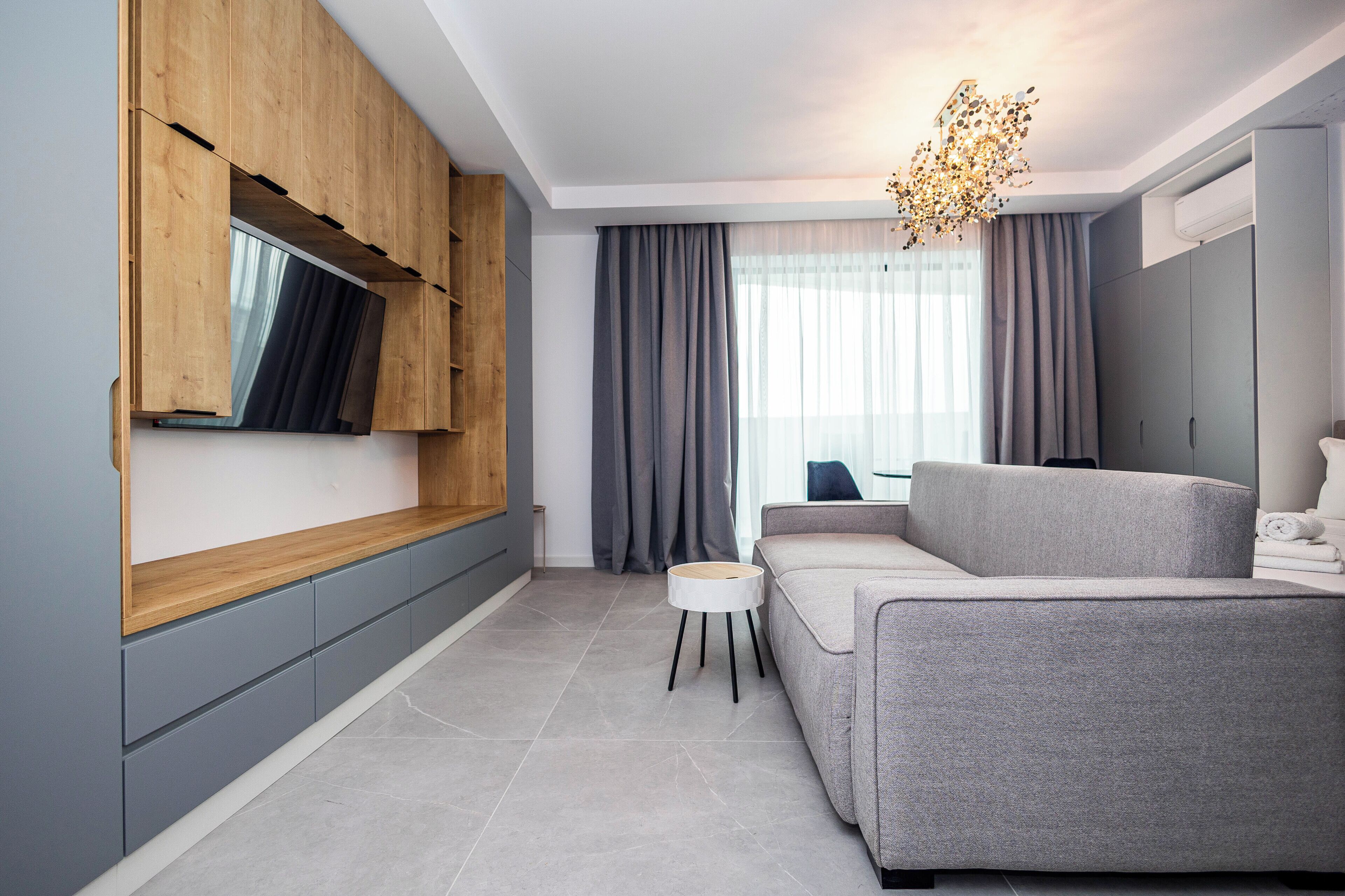 بديكورات فريدة لكل غرفة وطراز فريد لكل وحدة وملاءات أسرّة