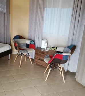 Deluxe Single Room | Individually decorated, individually furnished, free WiFi, bed sheets - Royal Doves Garden Lake Baringo (Marigat)