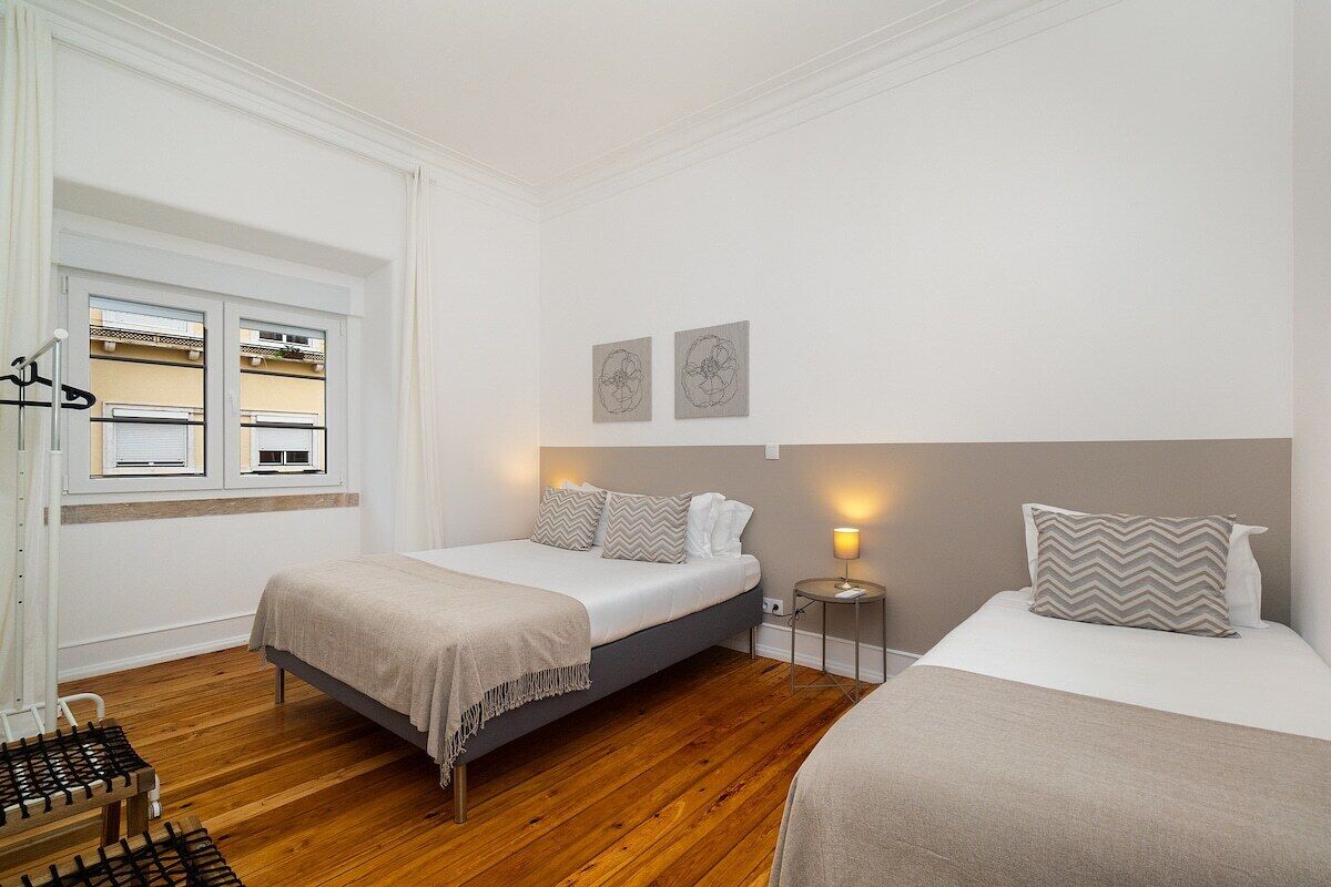 3 chambres, fer et planche à repasser, Wi-Fi, draps fournis