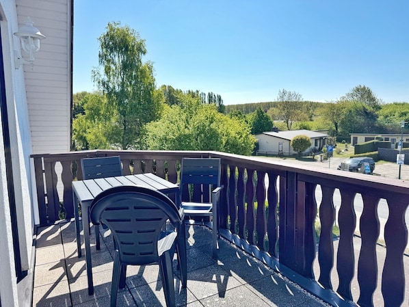 Unclassified image, 1 of 10, button