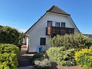 Unclassified image, 5 of 14, button