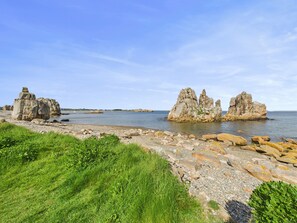 Beach - 400 m to the beach – House for 5 – Garden (Plougrescant)
