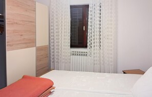 1 chambre, fer et planche à repasser, Wi-Fi gratuit